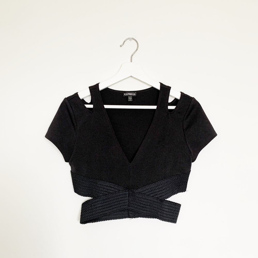 Black crop t-shirt